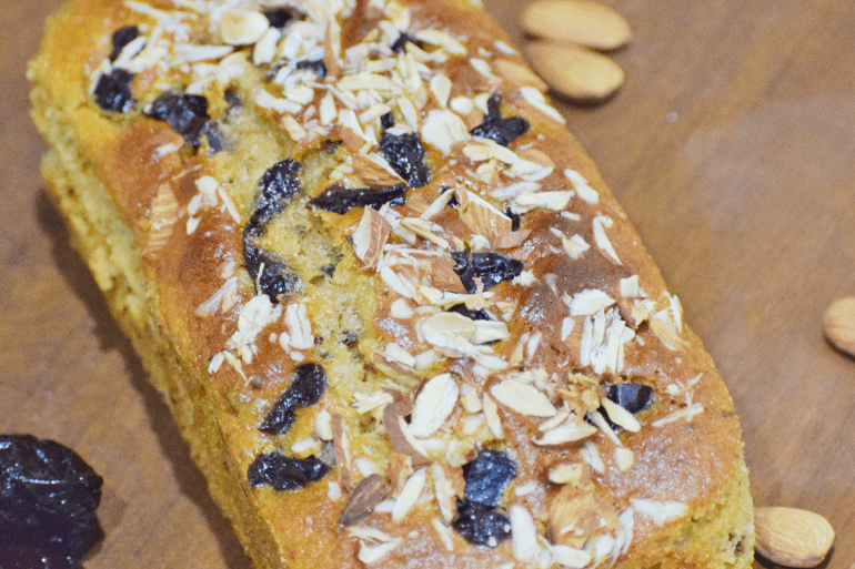 Almond and Prunes Cake
