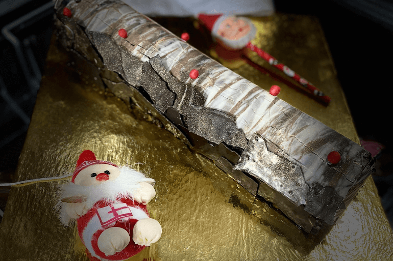 Modern Christmas Yule Log with Milk Choco Crunchy Center