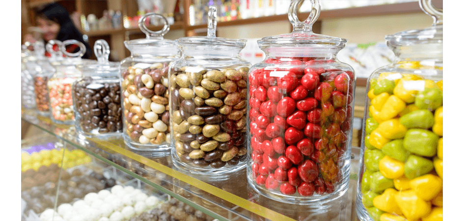 storaging chocolates in jar