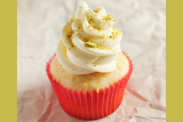 Kesar pista cupcake