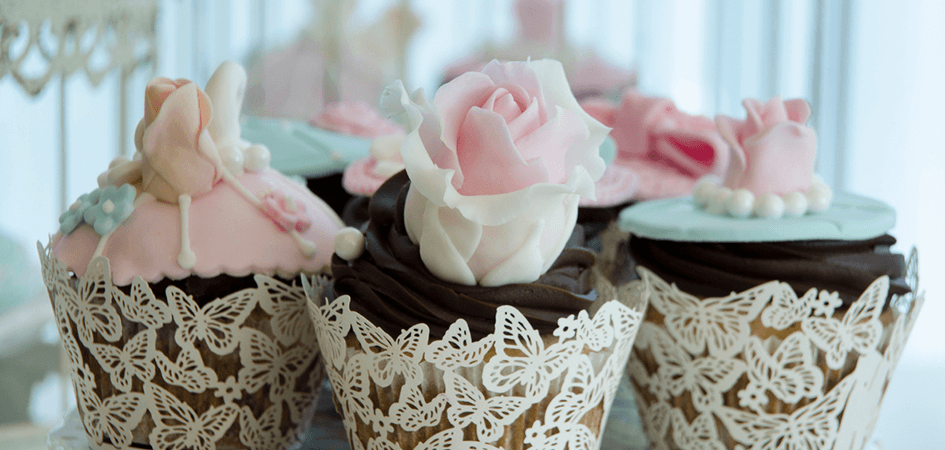 Cupcakes with Fondant Rose Petals
