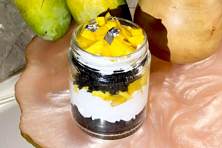 bhar bhar ke mango jars